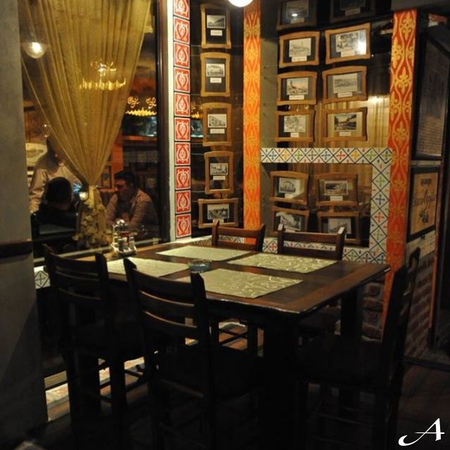 Restoran Staro ognjište - sto i stolice