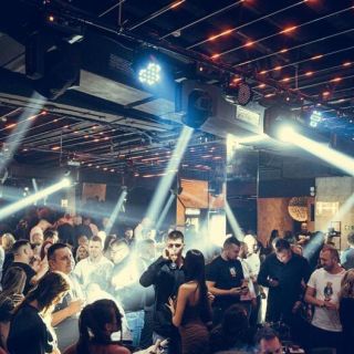 Doček Nove godine - ljudi slave