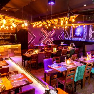 Klub restoran Baraka - prazne stolice i stolovi