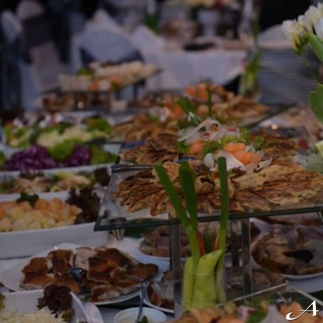 New Lux Events Center - bogat sto hrane