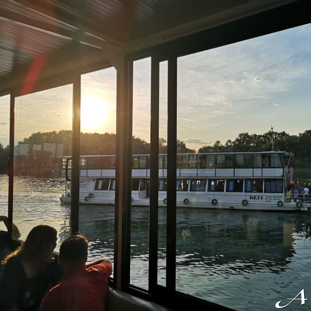 Jahting klub Kej - brod na vodi