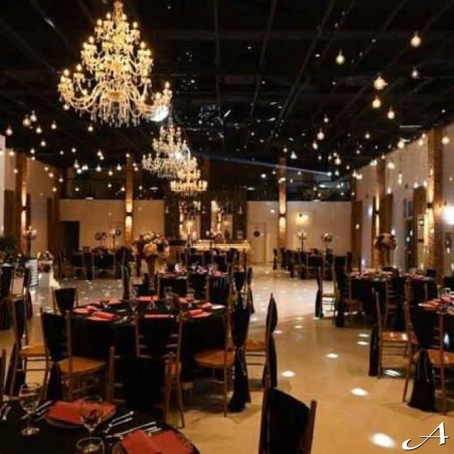 Event hall - praznična dekoracija