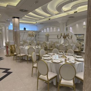 Doček Nove godine - elegantno uređena sala