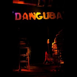 Klub Danguba - scena sa gitarom