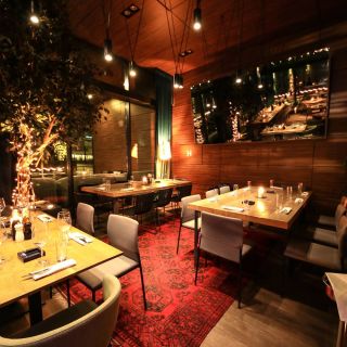 Savanova - praznični enterijer restorana