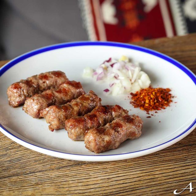 Ambar restoran - ćevapi sa lukom