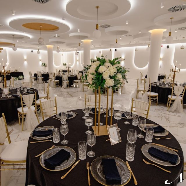 Faena Event Hall - elegantno dekorisane stolove
