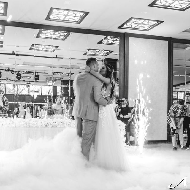 Different Event Centar - mladenci na plesu