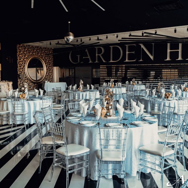 Hotel Garden Hill - prazni stolovi i stolice