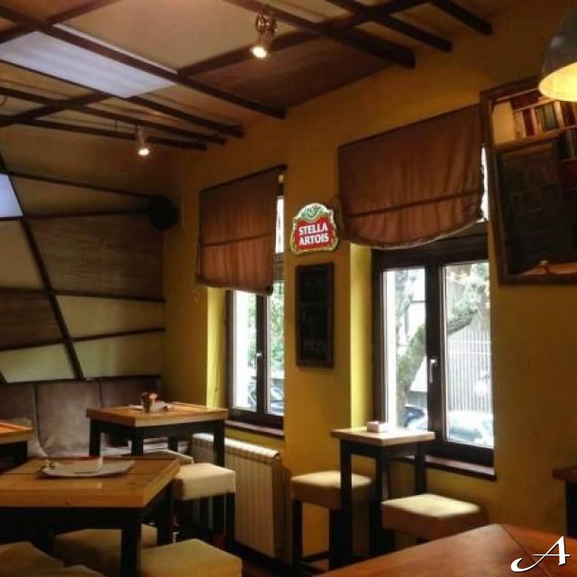 Passengers bar - prazan enterijer