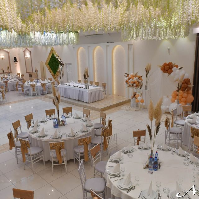 Restoran Mali Vikend - dekorisane sale