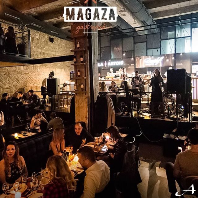 Novogodišnji doček - gosti u restoranu