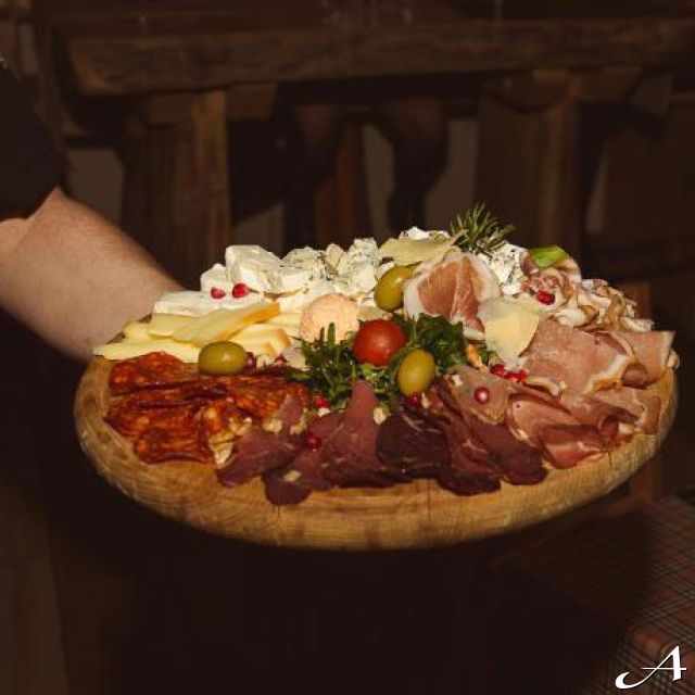 Kafana Barberi - posluženje sa hladnim narescima