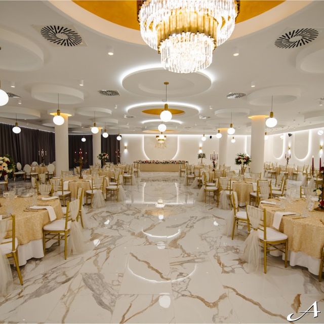 Faena Event Hall - praznični dekor i stolovi