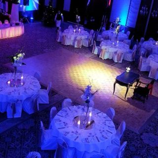 Hotel Hyatt Regency - dekorisane stolove za doček