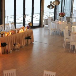 Doček Nove godine - dekorisan restoran