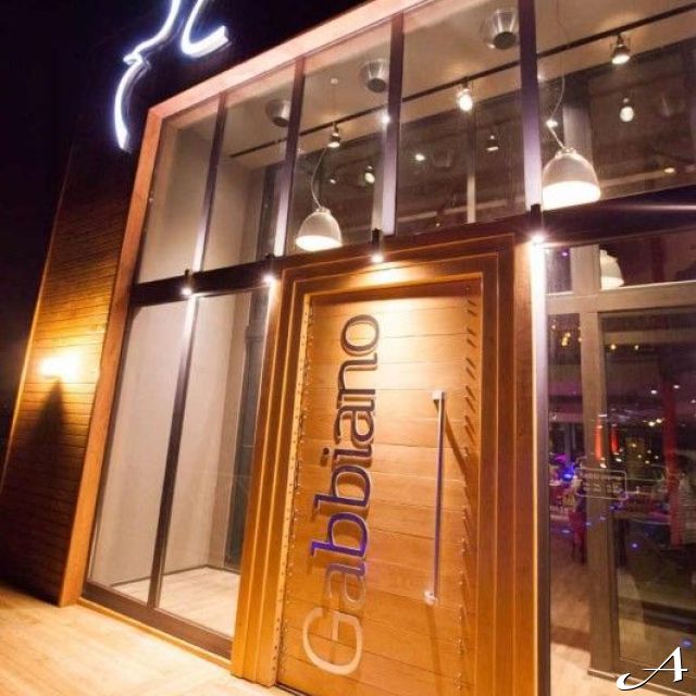 Restoran Gabbiano - ulaz i znak