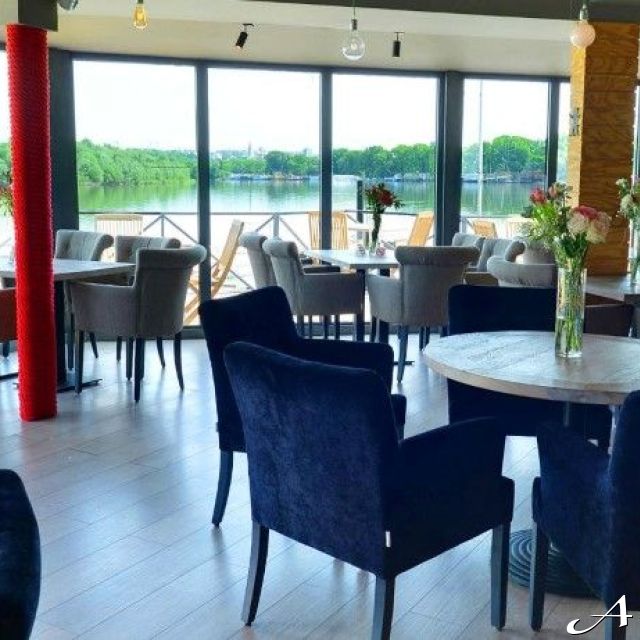 Restoran Gabbiano - enterijer sa pogledom