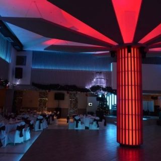 Restoran Jezero - osvetljeni enterijer