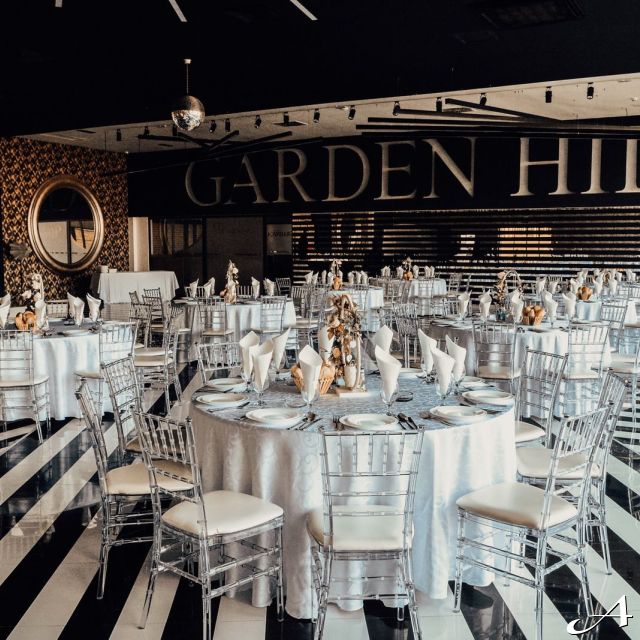 Hotel Garden Hill - prazni stolovi i stolice