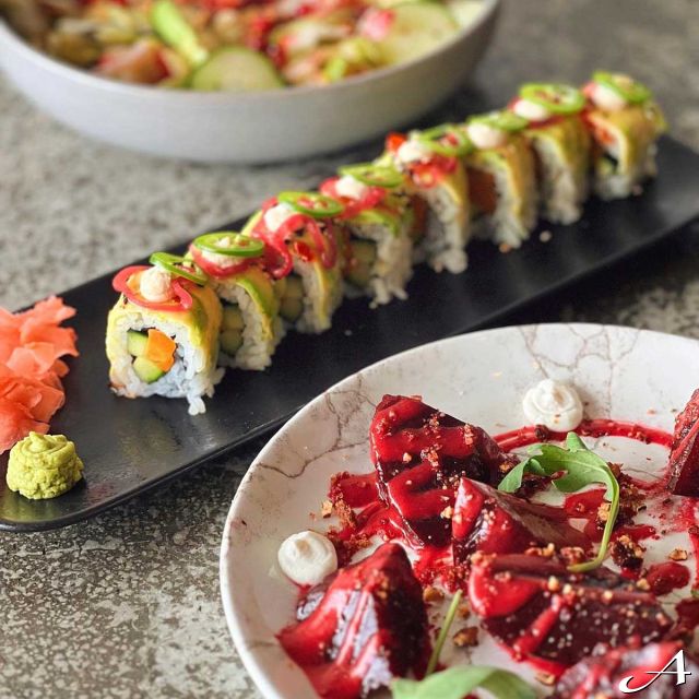 Toro Latin GastroBar - sushi i salata