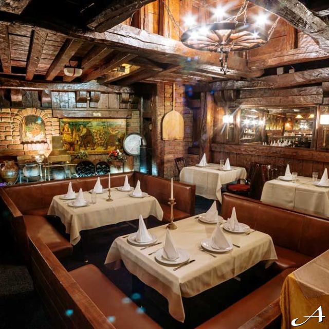Restoran Dva jelena - prazne stolove
