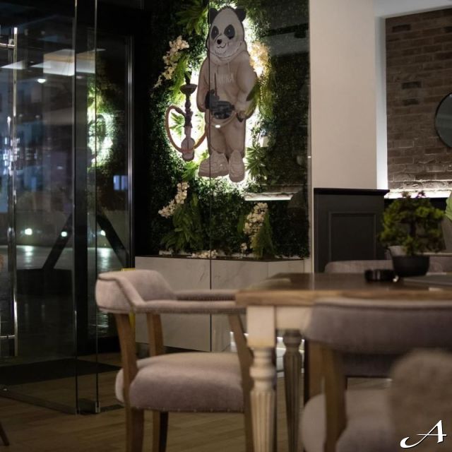 Premium club Luxura - unutrašnjost sa stolicama