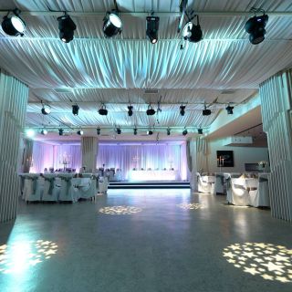 Doček Nove godine - prazna sala