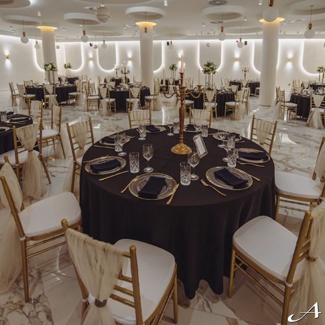 Faena Event Hall - elegantno postavljeni stolovi
