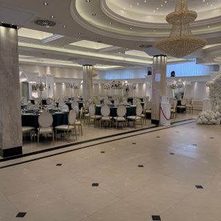 Doček Nove godine - prazna sala