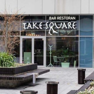Restoran Take Square - ulaz i bašta