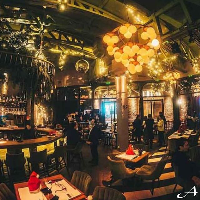 Remiks Gastro Bar - praznična atmosfera