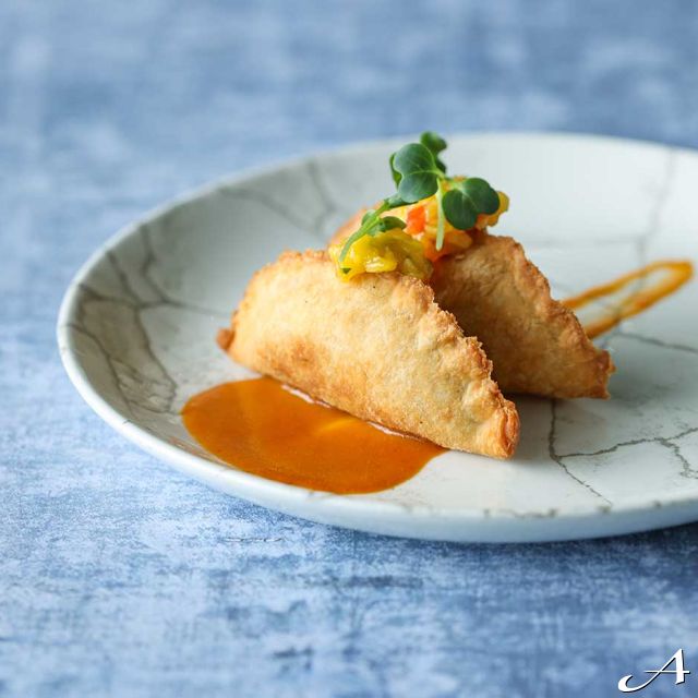 Toro Latin GastroBar - tanjir sa hranom
