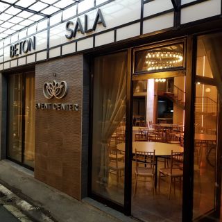 Event centar Beton - ulaz i stolovi
