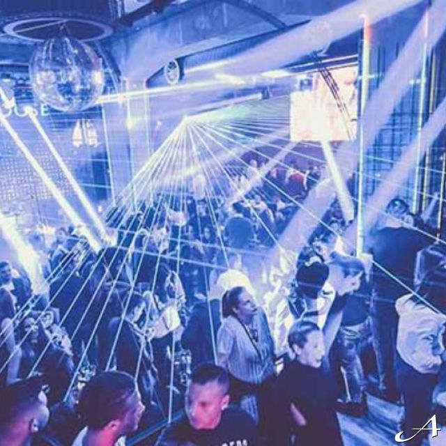 Klub Gotik - ljudi na žurci
