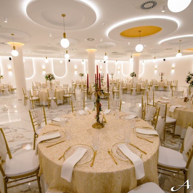 Faena Event Hall - prazni stolovi i stolice