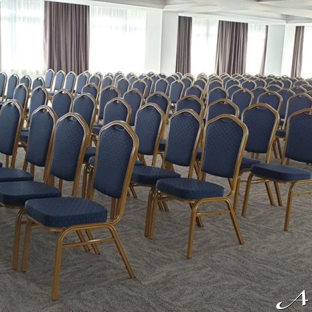 Hotel Fontana - prazne stolice
