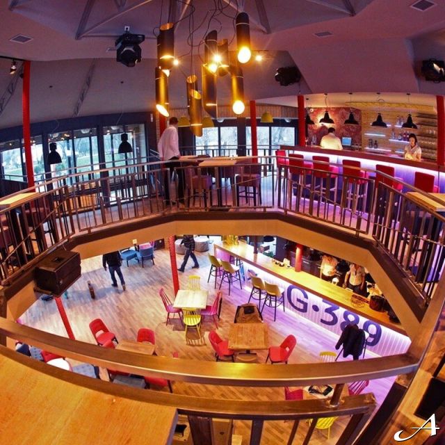 Restoran Gabbiano - enterijer sa galerijom
