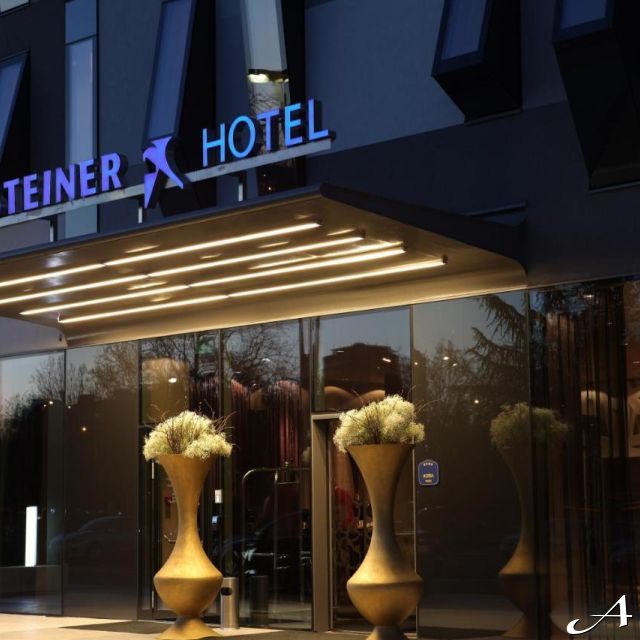 Hotel Falkensteiner - ulaz hotela noću