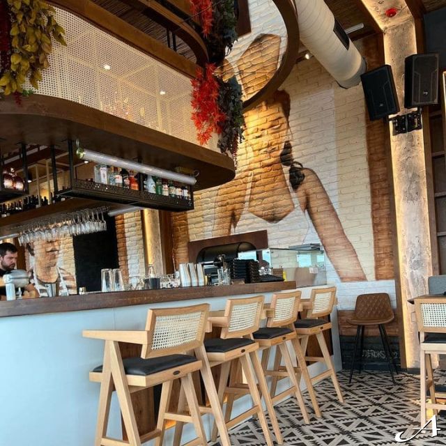 Dolly Bell Java - bar i stolice