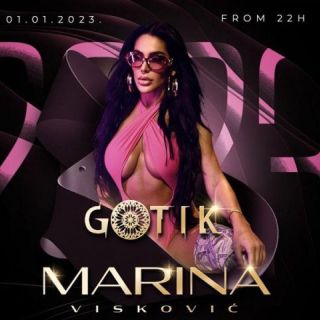 Klub Gotik - žena u naočarima