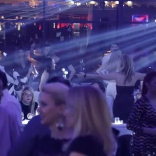 Event centar - ljudi na žurci