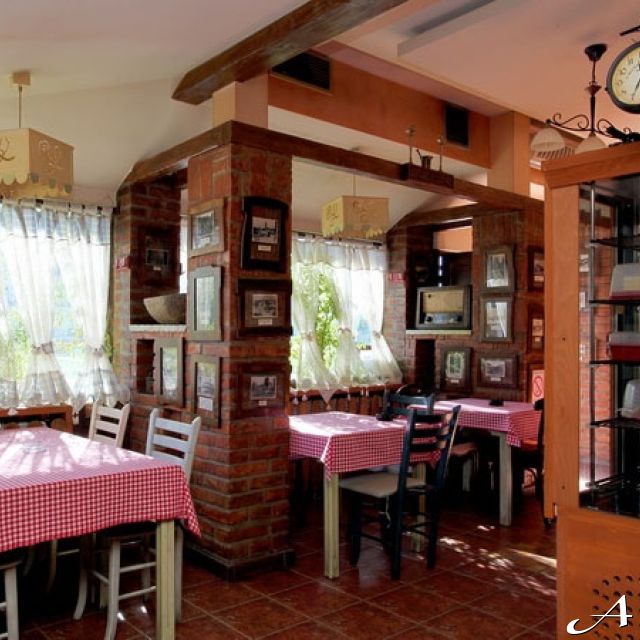 Restoran Staro ognjište - prazne stolove