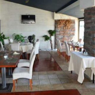 Splav restoran Amphora - prazni stolovi