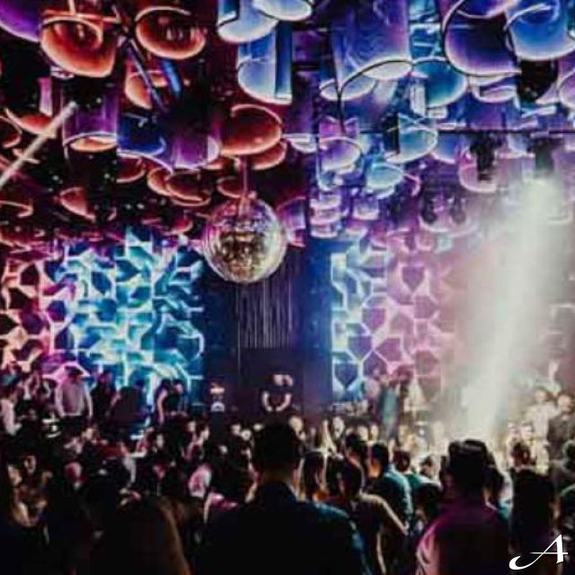 Klub Hype - gužva i svetlosni efekti