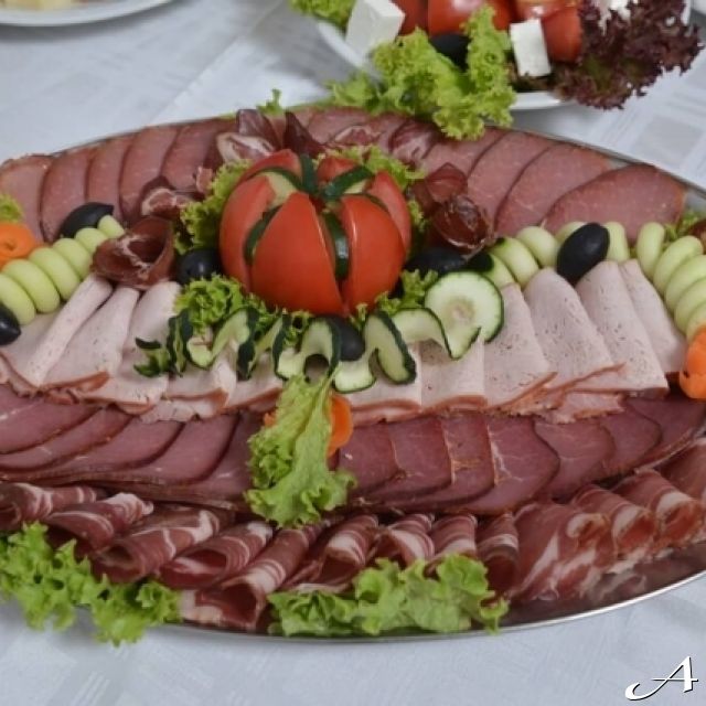 Doček Nove godine - tanjir hladnih naresaka