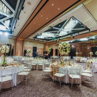 Hilton doček Nove godine - dekorisana sala