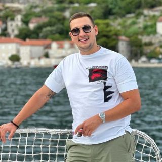 Doček Nove godine - muškarac na brodu