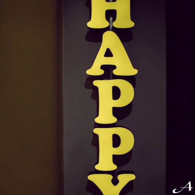 Novogodišnji ciljevi - žuta reč Happy