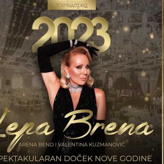 Doček Nove godine - pevačica pozira